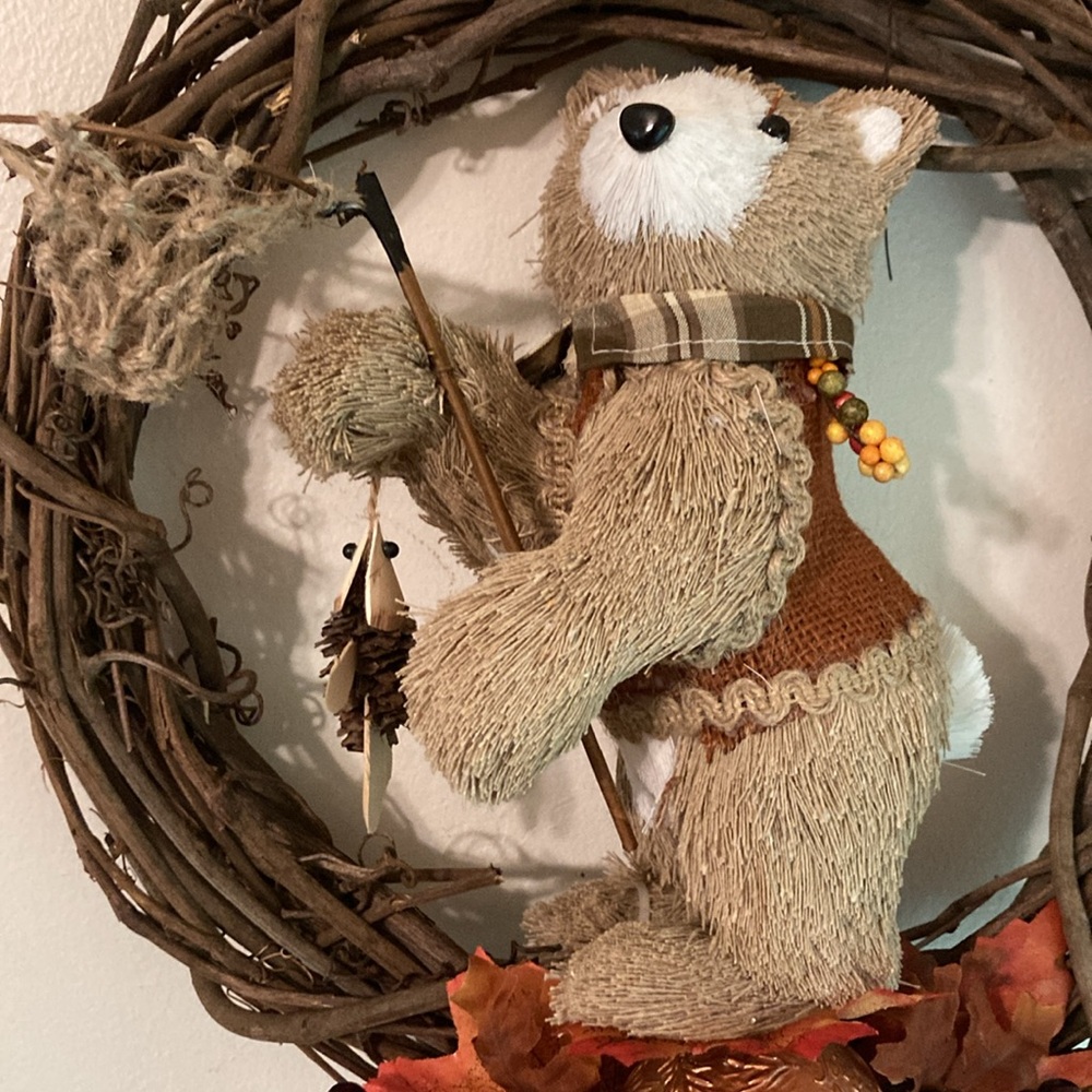 Rustic Bear Wreath - Picture 2 of 4